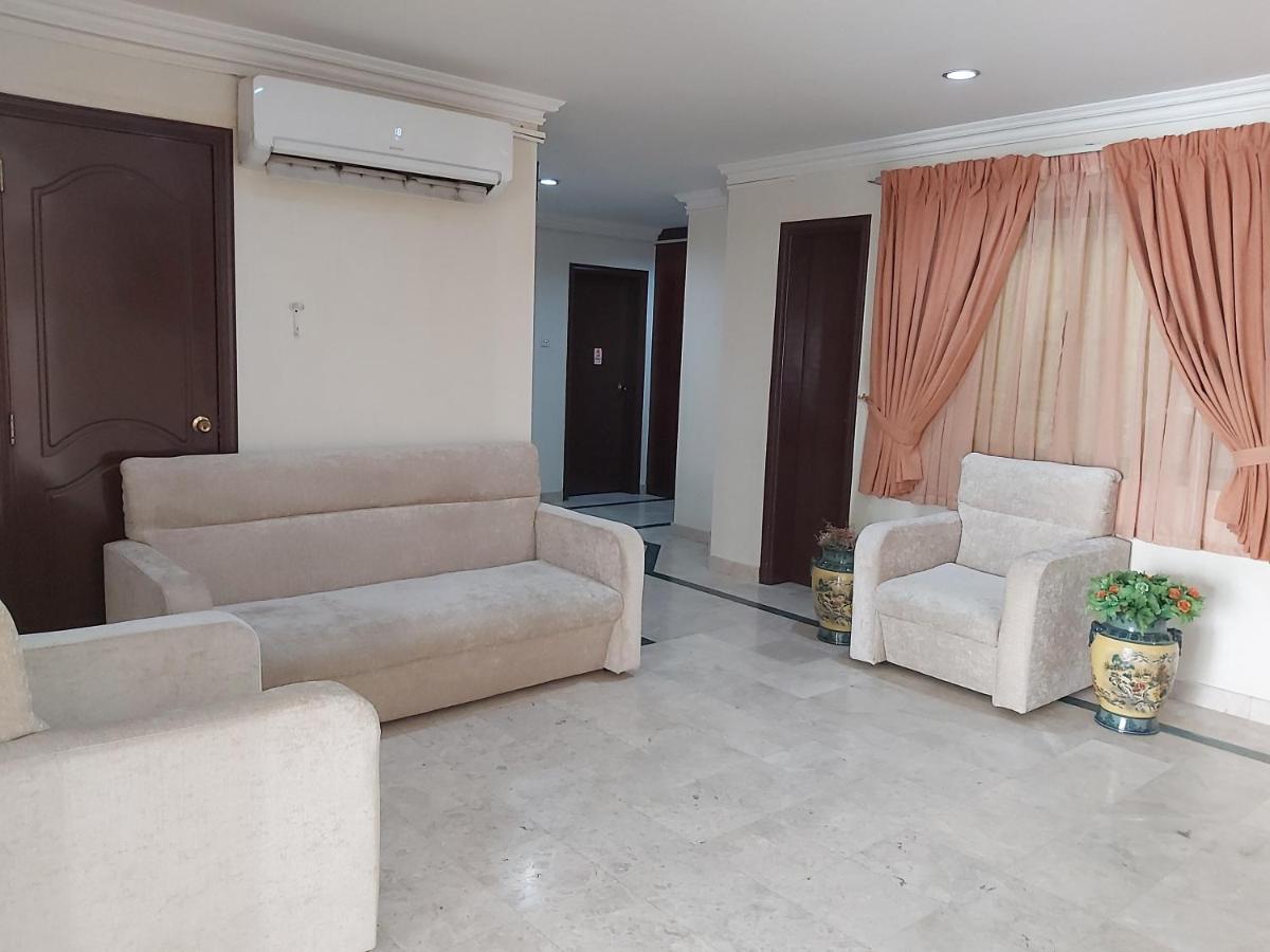 Dar Al Deyafa Hotel Apartment Маскат Екстер'єр фото