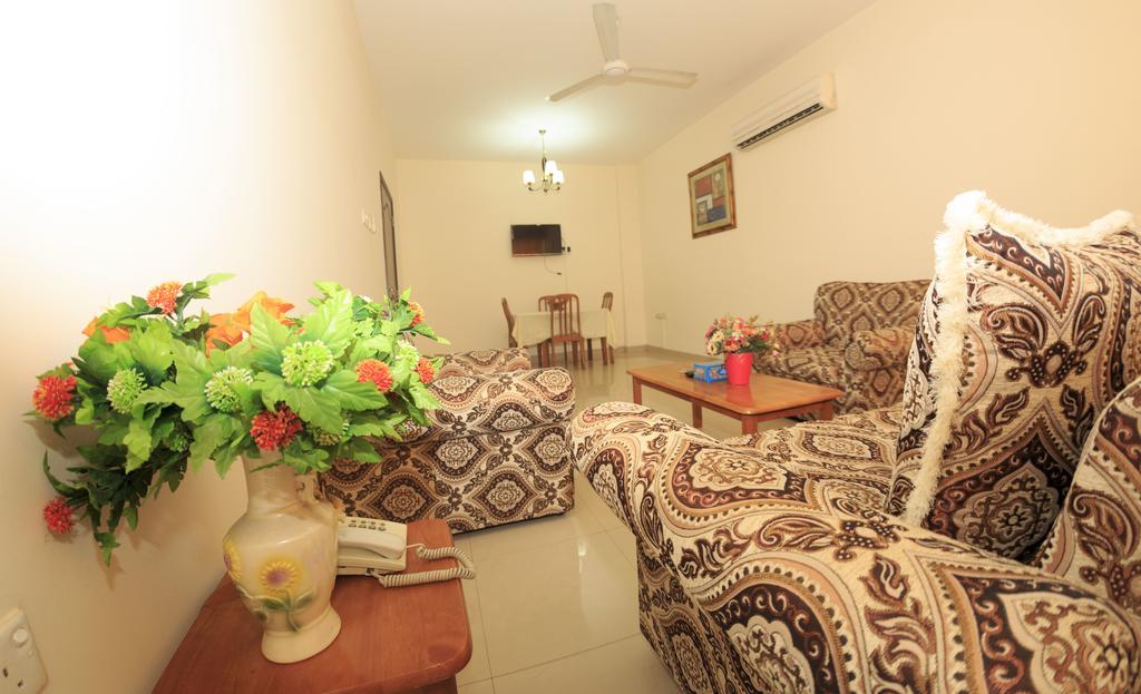 Dar Al Deyafa Hotel Apartment Маскат Екстер'єр фото
